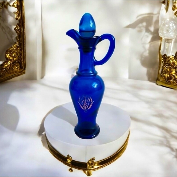 Vintage Bath Oil AVON Skin-So-Soft Bath Oil Cobalt Blue Glass Decanter Bottle - Picture 1 of 4